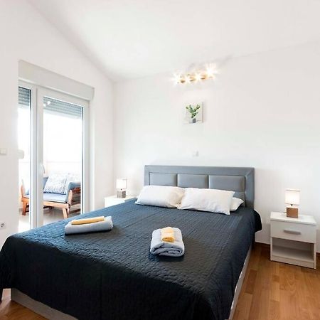 Cozy Apartment With Private Parking Medolino Esterno foto