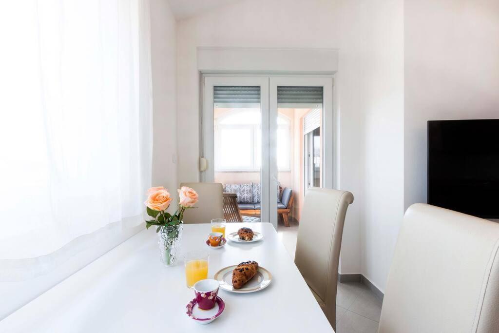 Cozy Apartment With Private Parking Medolino Esterno foto